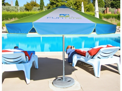 Duży parasol ogrodowy – rzut z góry, widoczne panele poszycia