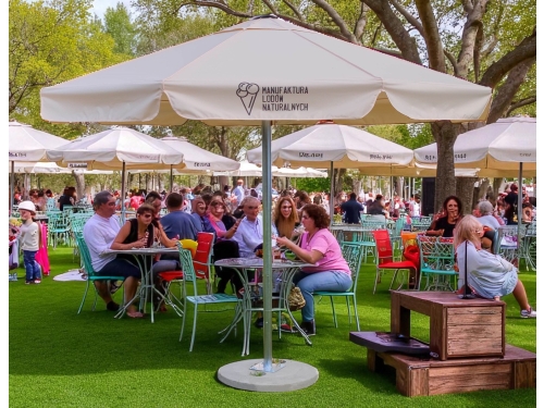 Duży parasol reklamowy z indywidualnym nadrukiem – widok z boku