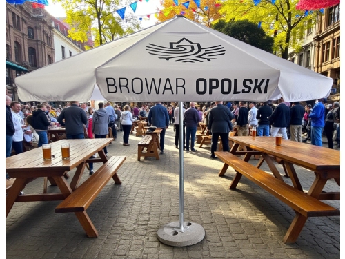 Parasol reklamowy – rozłożony, gotowy do personalizacji