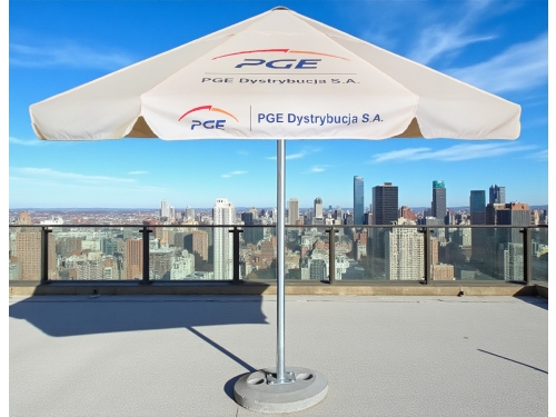Duży parasol ogrodowy reklamowy z nadrukiem – rozłożony, widok z przodu